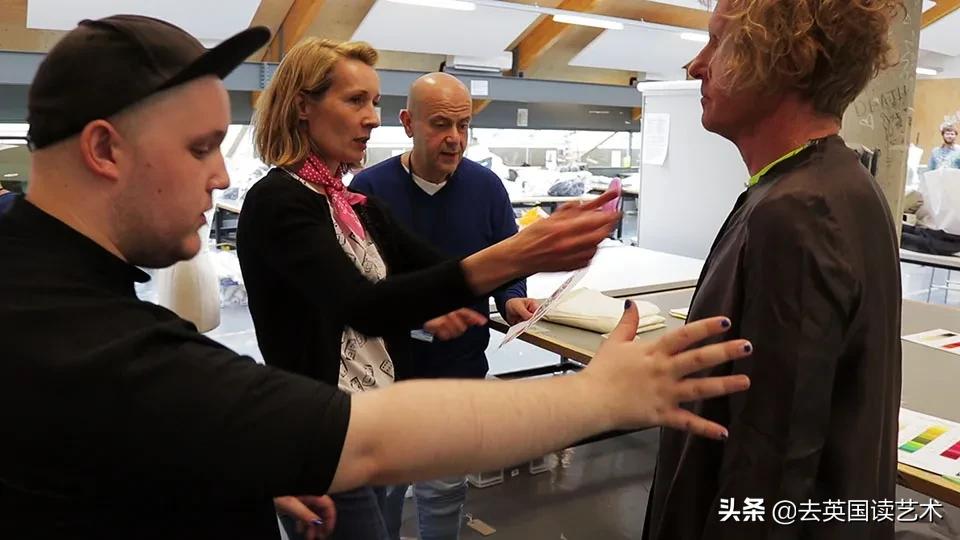 他以一己之力，让UAL的毕业典礼变成“女装大佬”的异装盛会