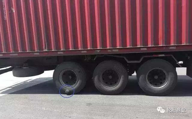 带压圈轮胎的拆卸方法和技巧,如何拆卸轮胎视频教程