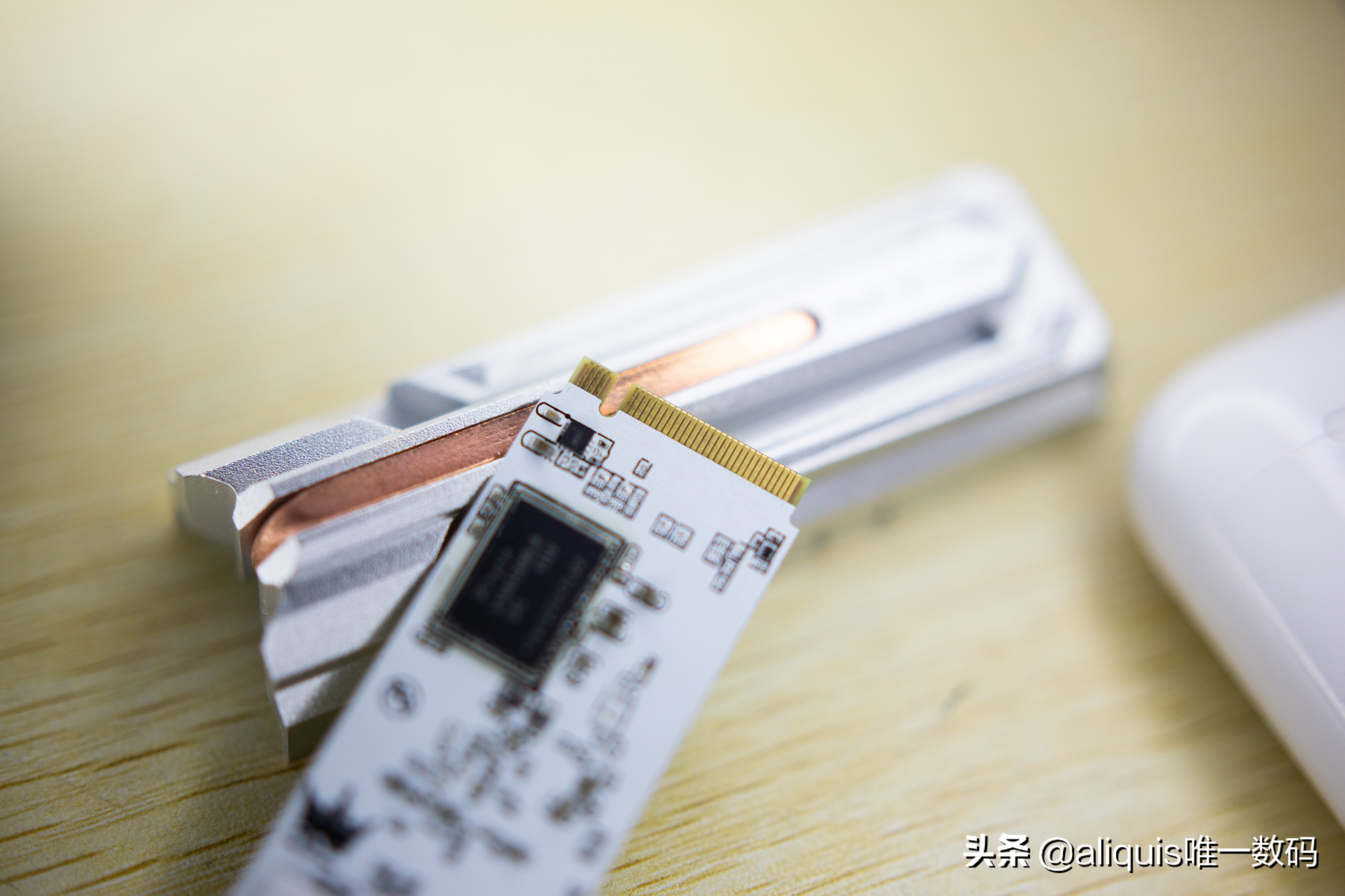 影驰hofpro2tbpcie4.0,影驰pcie4.0固态硬盘如何