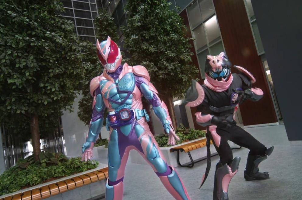 假面骑士revice搞笑,假面骑士revice到底要选哪个呢