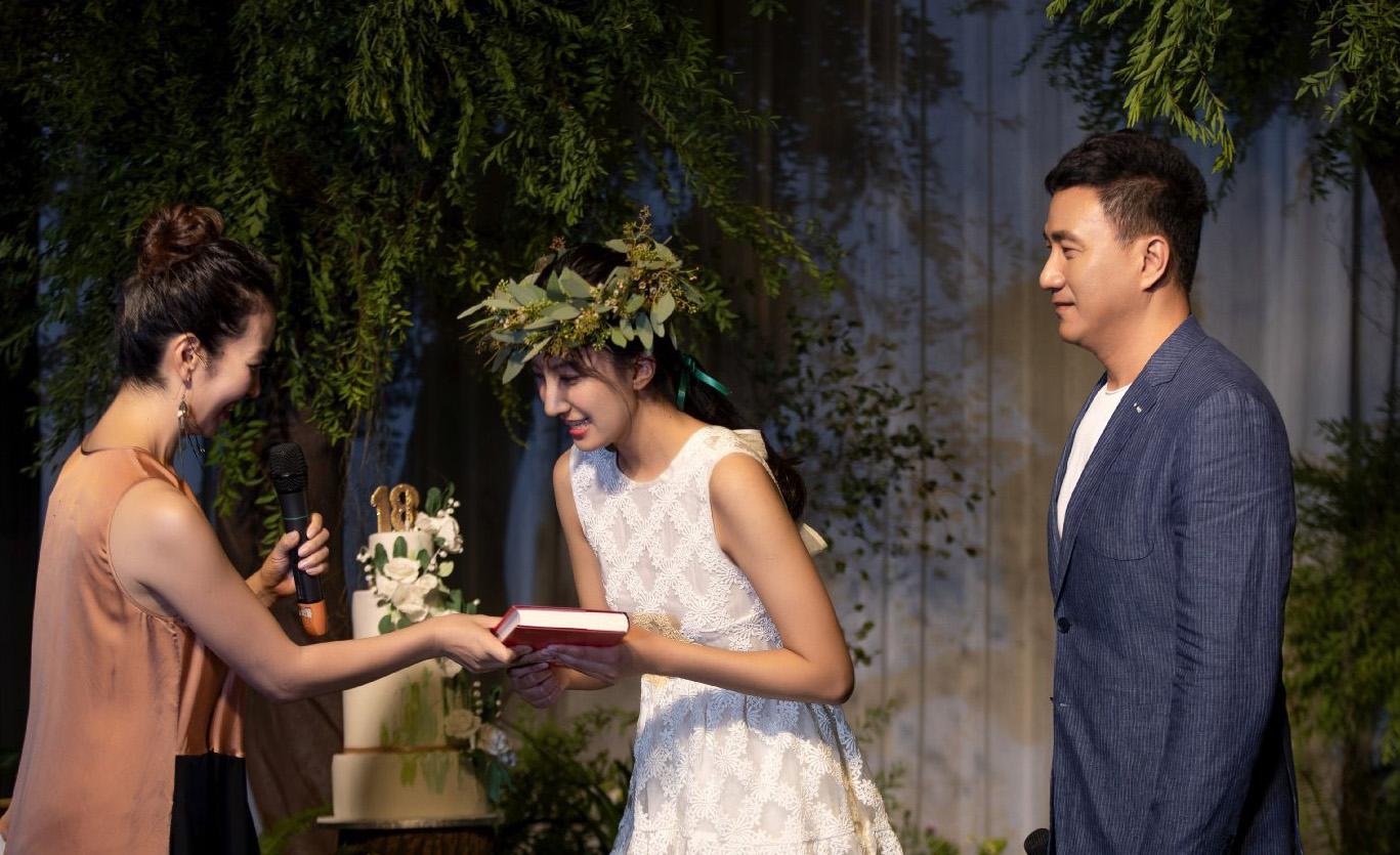 胡军女儿高挑身高,胡军女儿身高有19岁吗