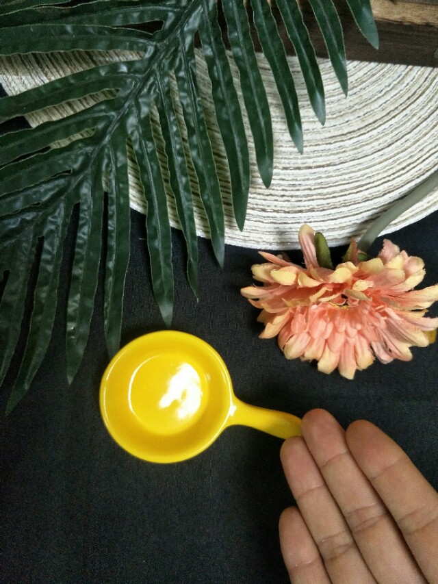 粘到502胶水了怎么才能解开,502胶水粘到手一招轻松解决