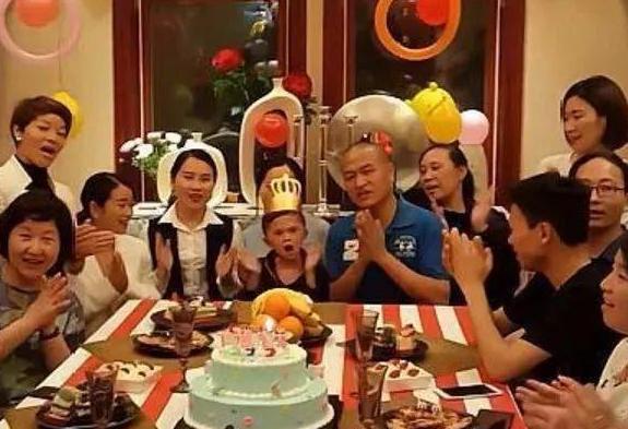 一场游戏一场梦:中国网红们的二十年