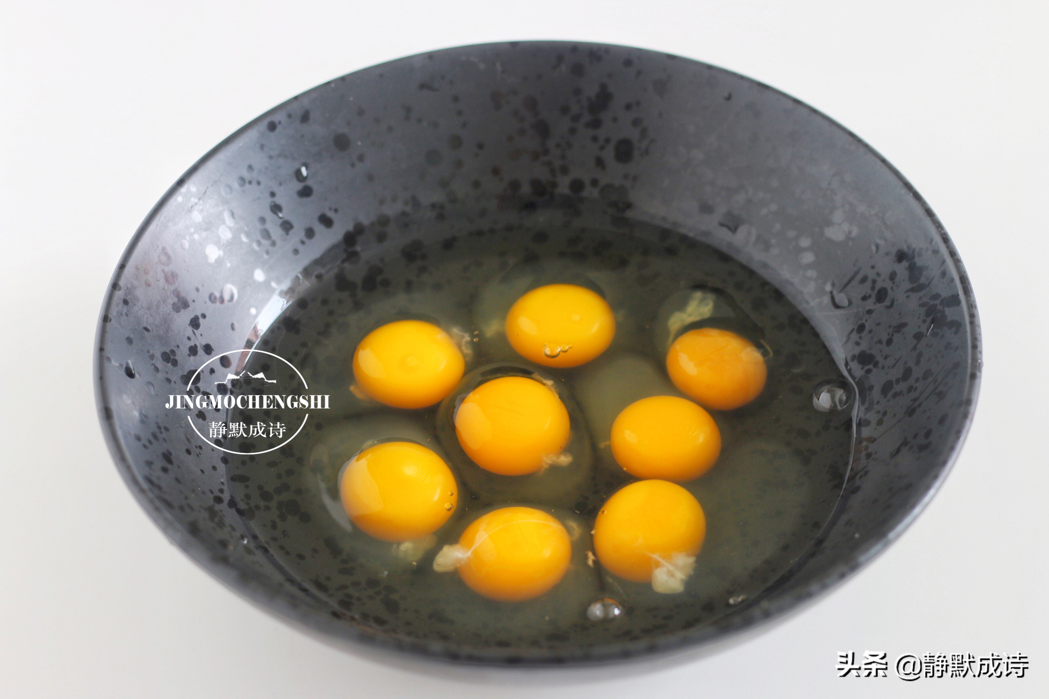 我家的鸡下蛋咯,我家的鸡下蛋