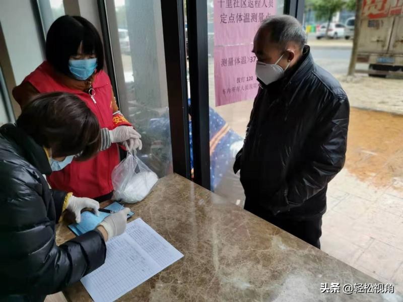 每日上万只,安徽芜湖弋江区为困难户、低保户免费发放口罩