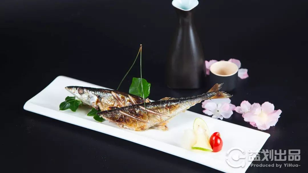 满满一大桌海鲜只要288元,满满一大碗16元吃到饱