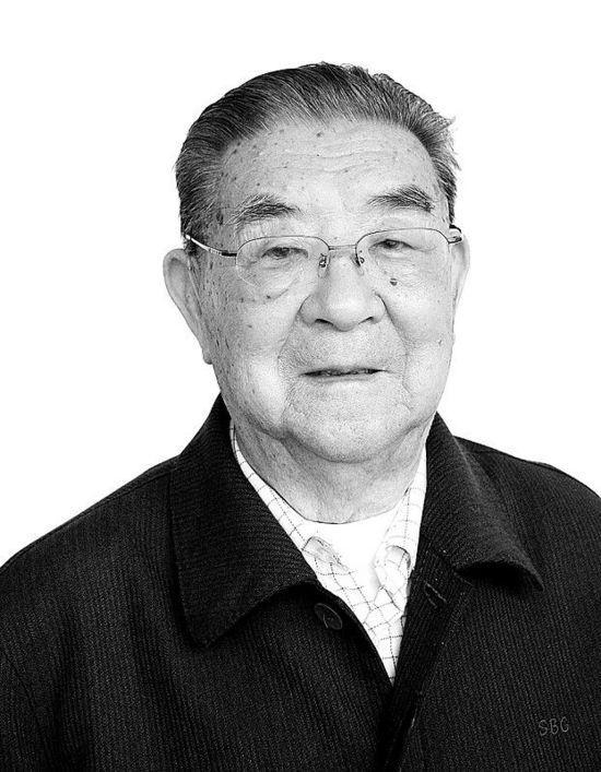 他是原湖北人大副主任，21岁参加革命，55岁官至副部级，享年97岁