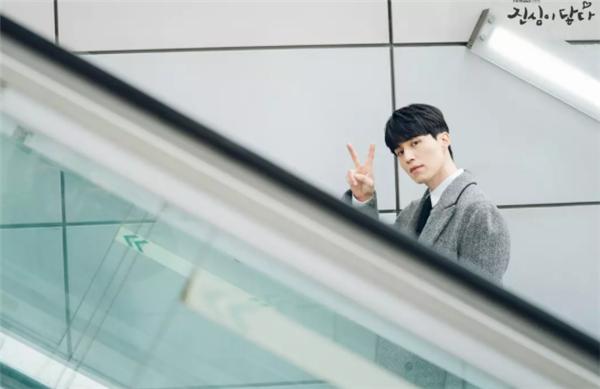 哪些超甜的韩国恋爱剧接吻,韩国rm朴叙俊和宋智孝接吻