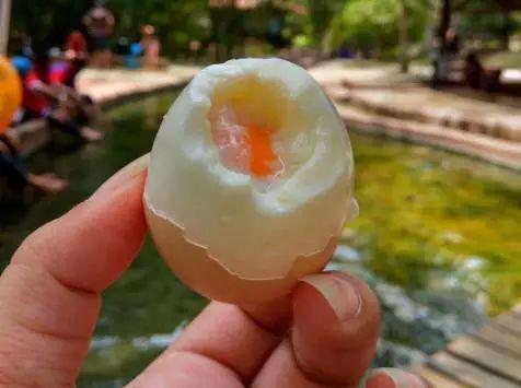 泡过温泉后爆火成长白山网红！“神水”煮的温泉蛋蛋白酷似果冻