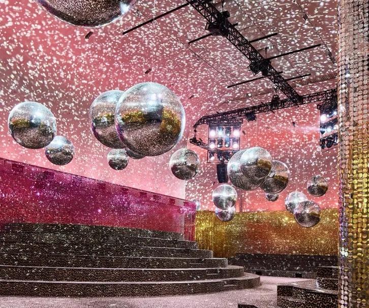 迪奥dior2020走秀冬季款运动鞋,dior2012春夏走秀视频完整版