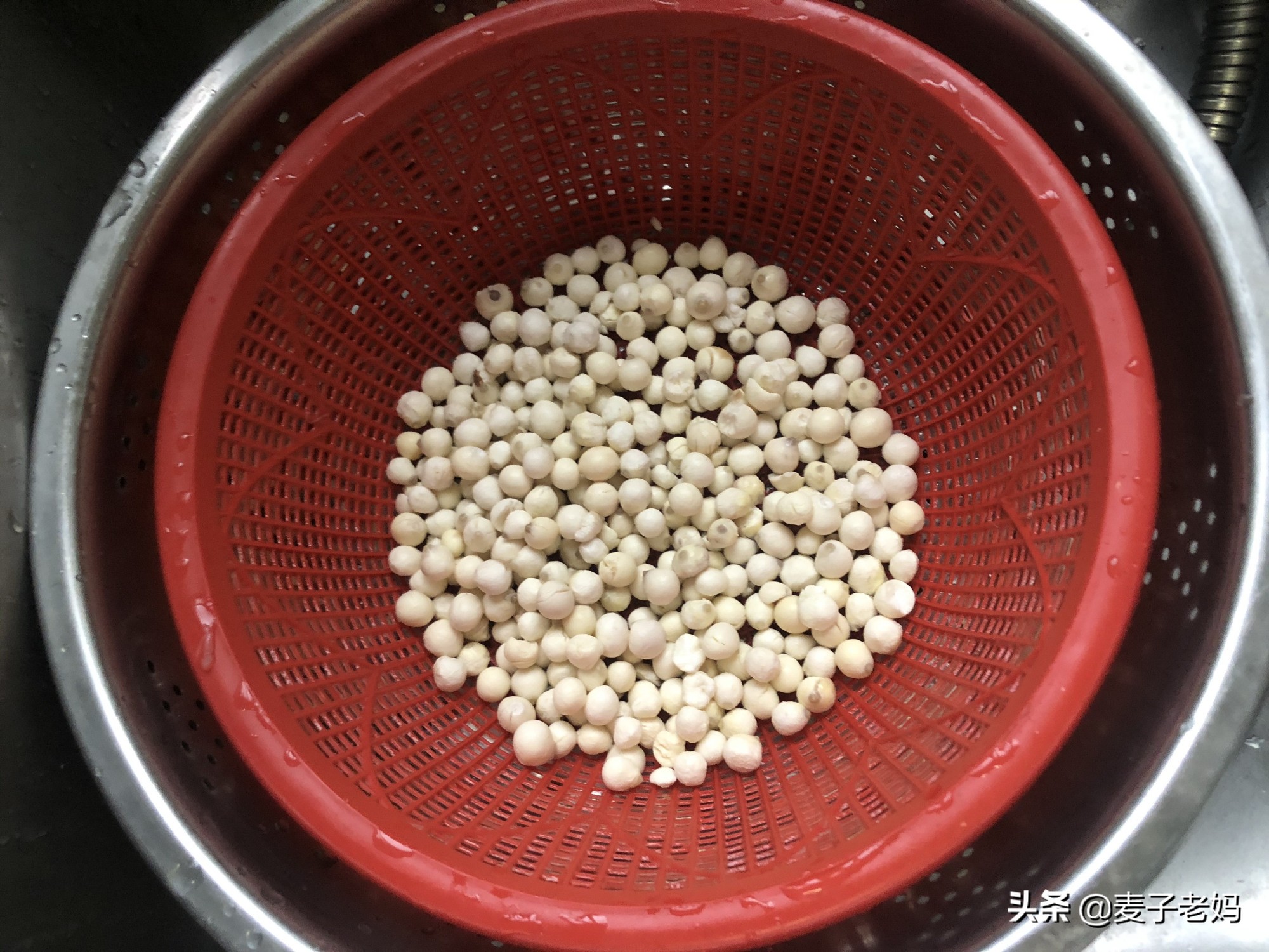 鸡头米炒虾仁酒店做法,鸡头米百合炒虾仁酒店做法