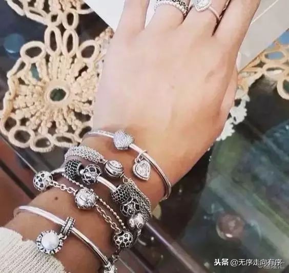 市值暴跌600亿,那个把用户当傻子的潘多拉,快凉了