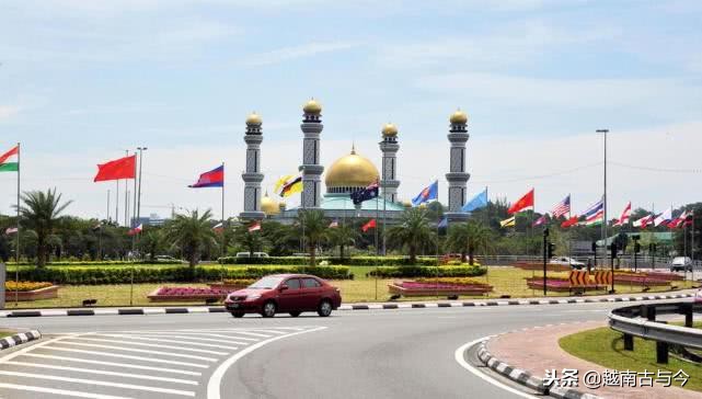 此小国是亚洲第一富国,是明朝一位中国人所建立的国家