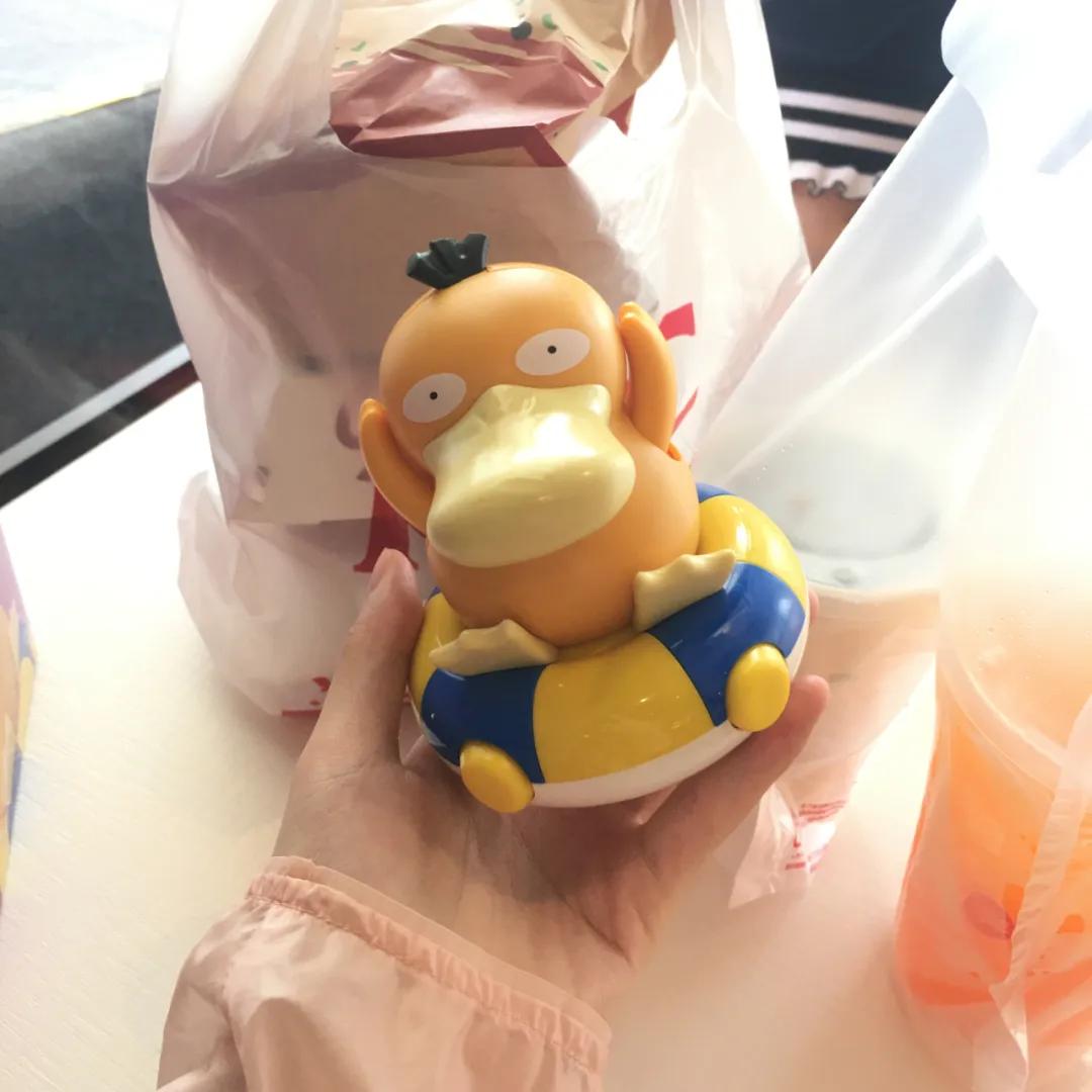 吹水鸭先知|羡慕有个玩鞋的姐姐,因为她会送适合的鞋给我