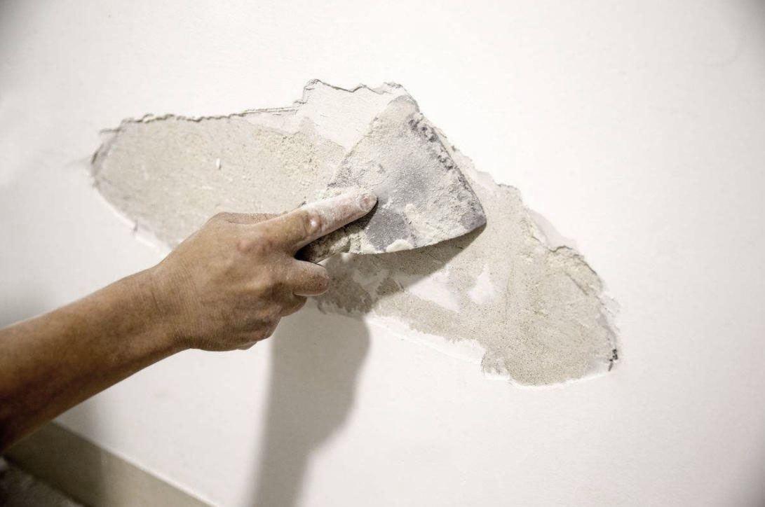 刚入住乳胶漆就脏了,墙面粉化掉皮怎么办