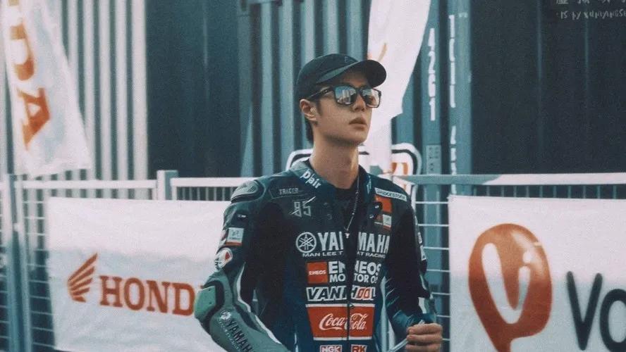 王一博摩托车的对手是谁,王一博带给街舞的影响