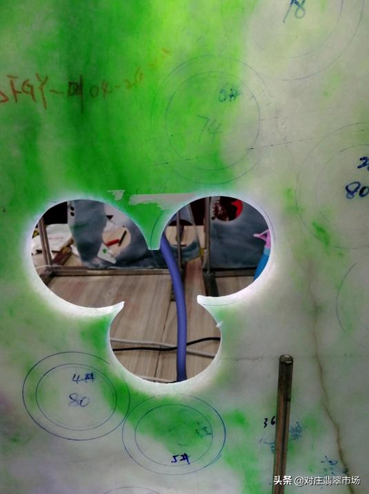 送爸妈翡翠什么样的最好,送长辈翡翠应该送什么翡翠