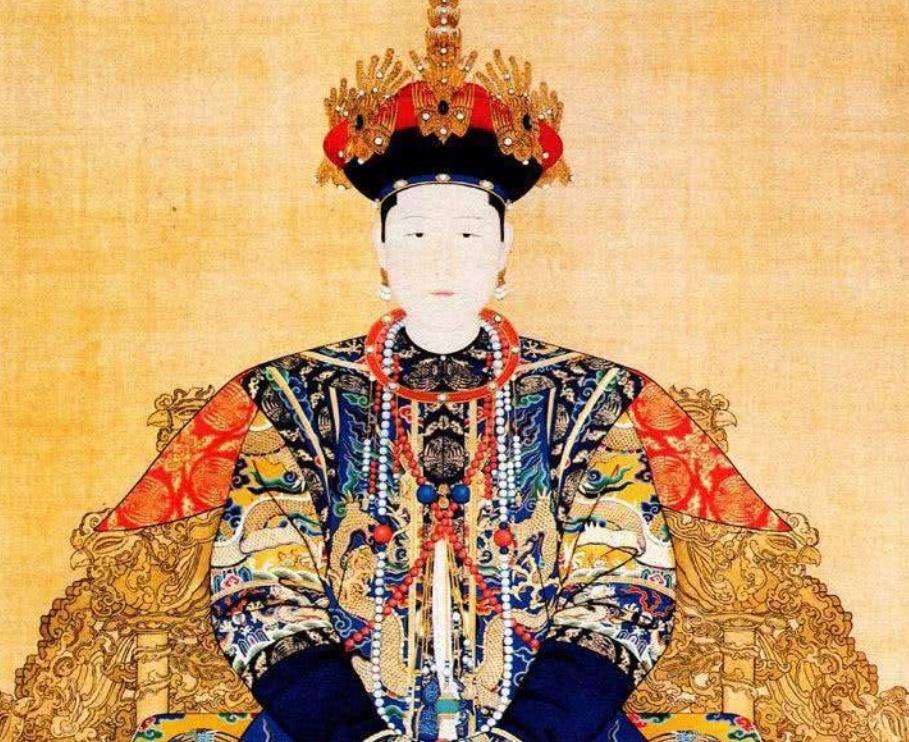 她14岁被皇帝宠幸，唯一的儿子继承大清皇位，成首位被抬旗的皇后