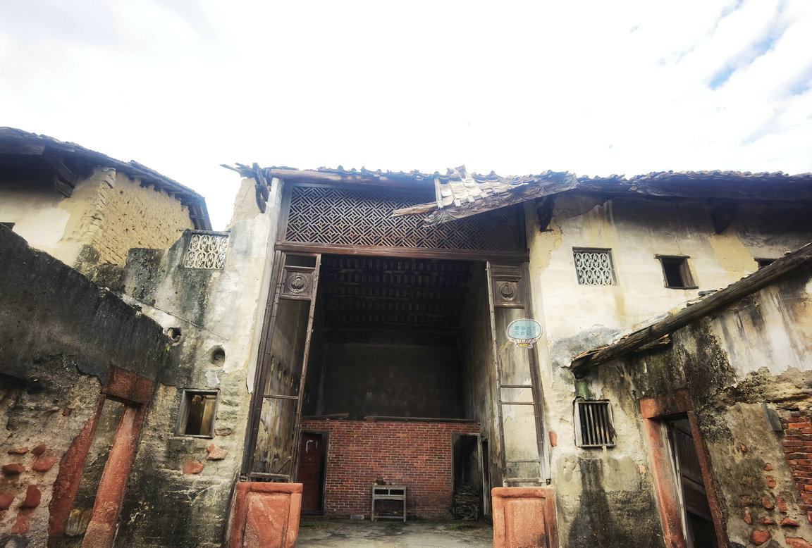 清远乡间有座“城堡”：仿北京翰林院，用18年建造，充满了神秘感