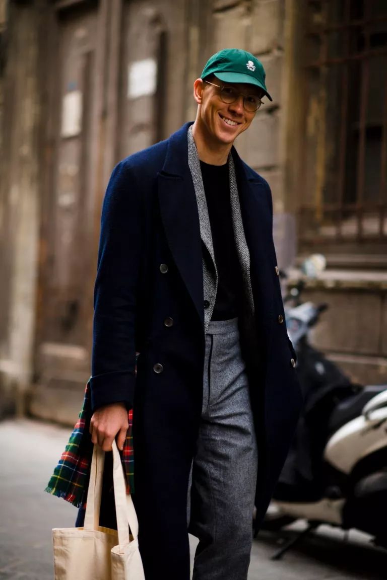 大衣风衣推荐及搭配,经典色风衣怎么搭配好看