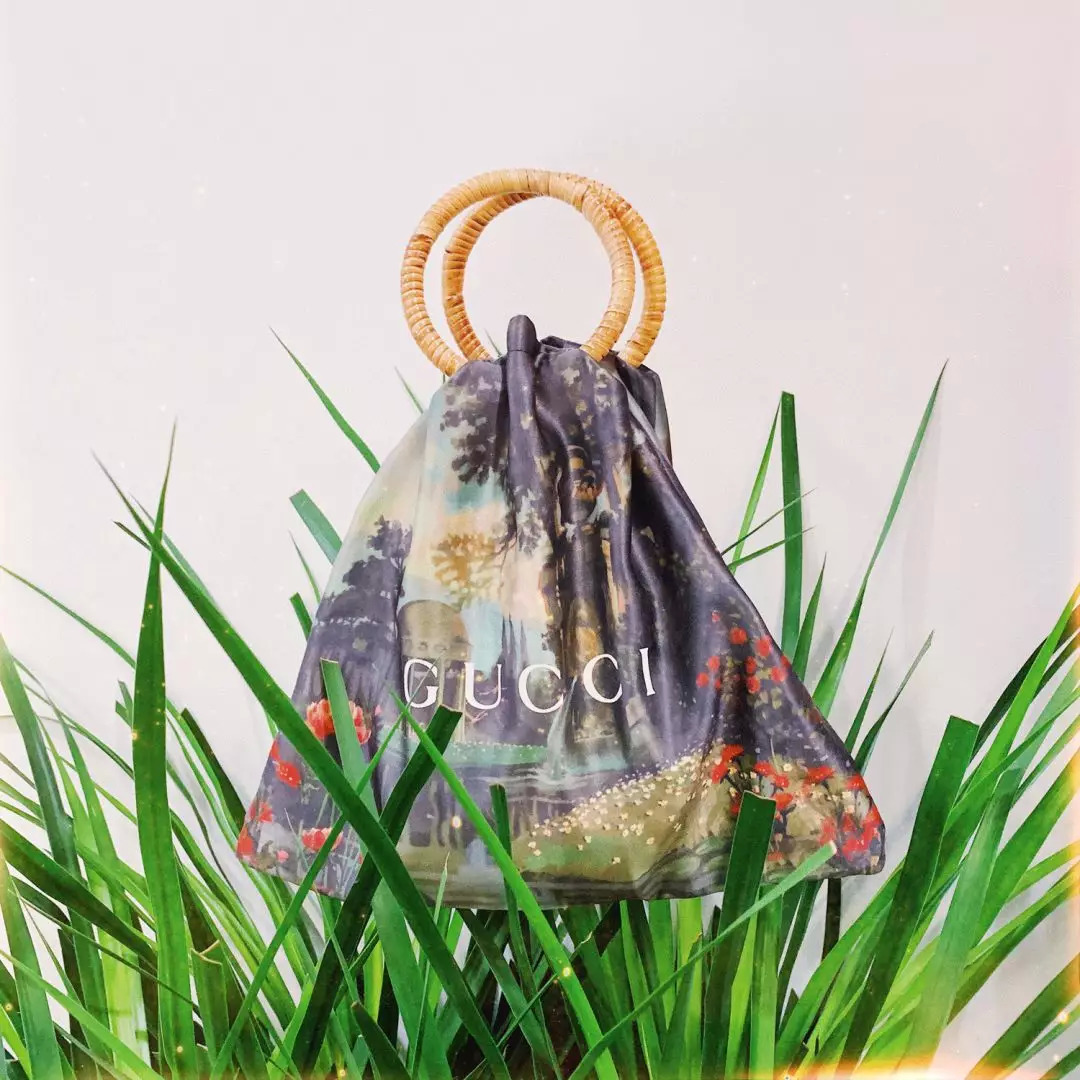 大牌包包手提袋改造教程,用买完东西的袋子改造时髦包包