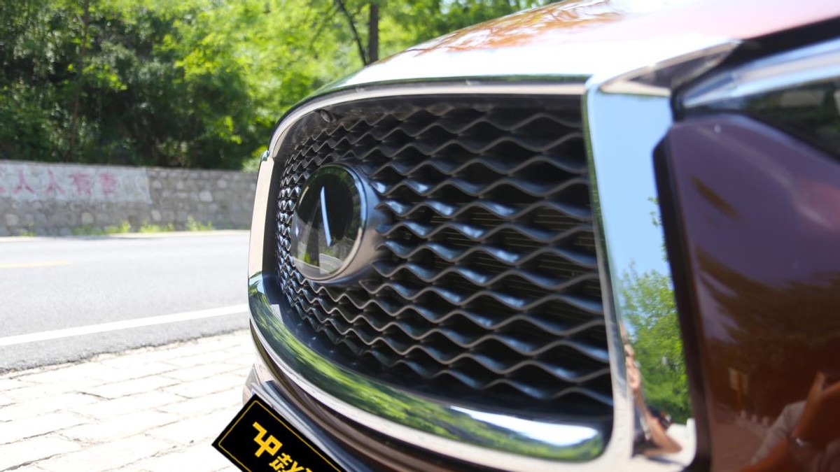 细节全面解析汽车,英菲尼迪qx50悦享版自驾