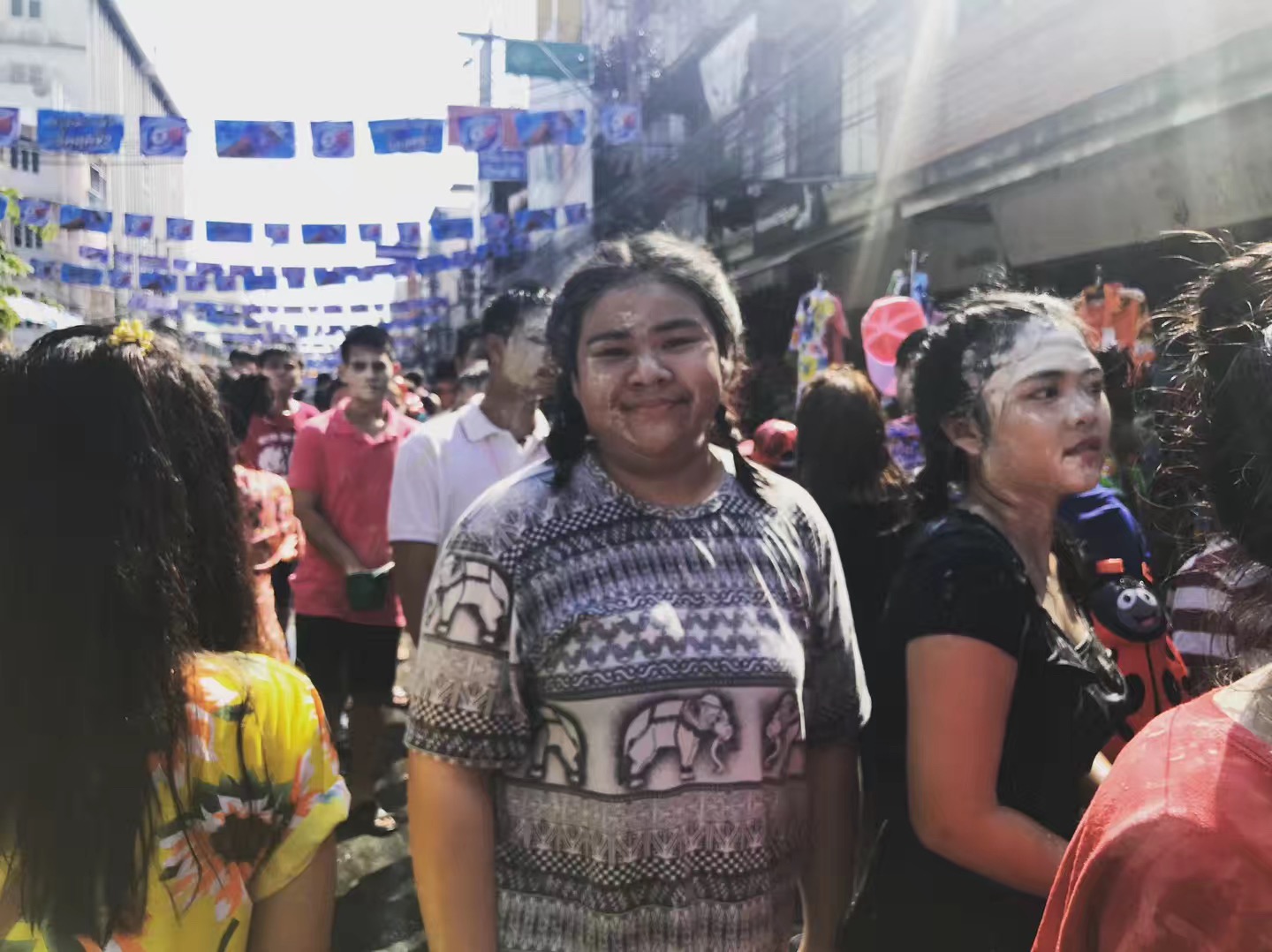 泰国泼水节狂欢六日游,泰国的泼水节是怎么来的