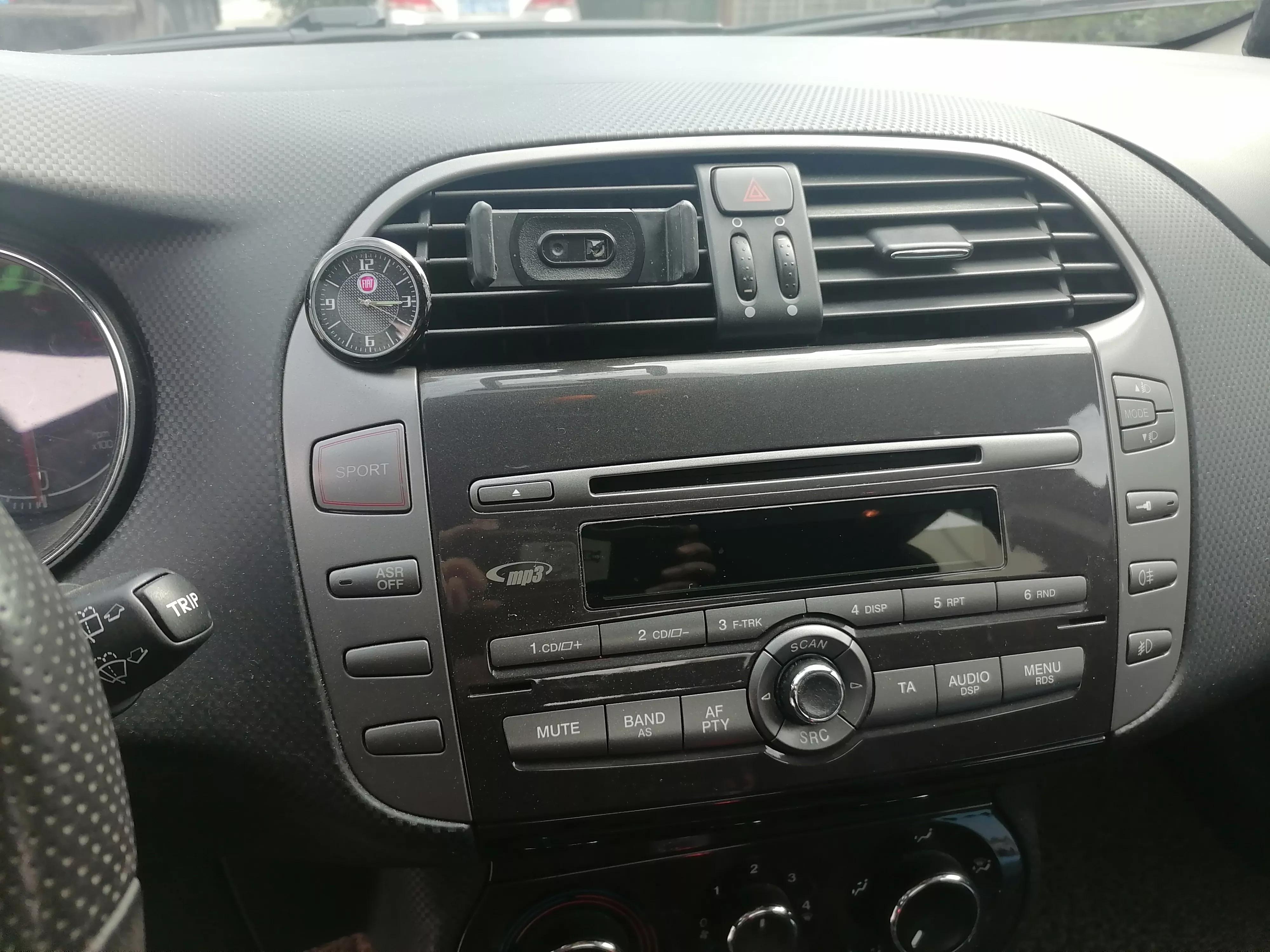 菲亚特博悦16万公里，水箱磨破漏水更换水箱