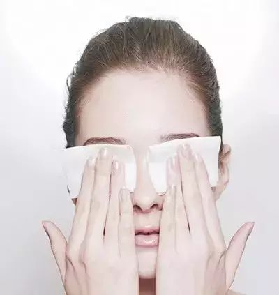 双眼皮术后长期未消肿，是失败了吗？