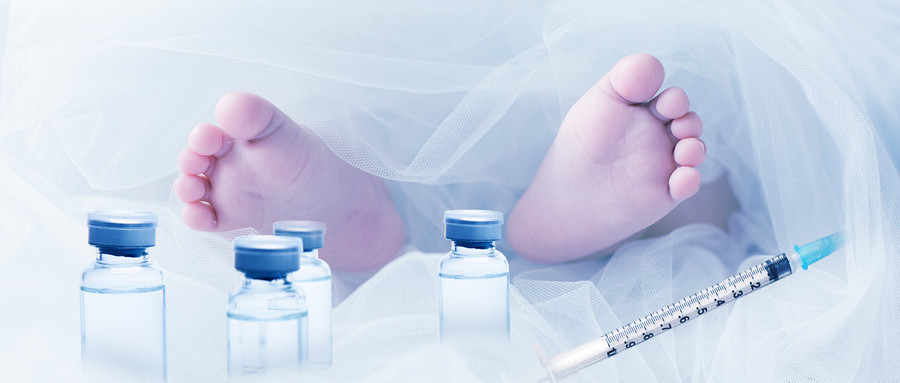 6个月婴儿被妈妈教训,7个月婴儿被教训