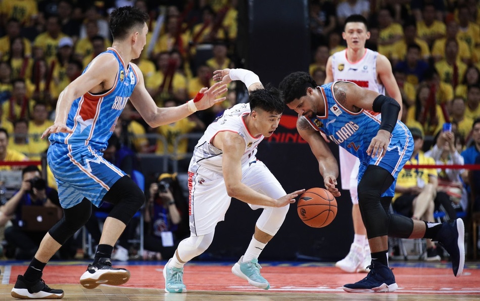 2022cba广东总冠军纪念t恤,cba广东11连冠球衣是谁的