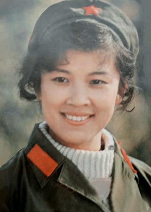 宋春丽嫁音乐教授,宋春丽的丈夫和孩子