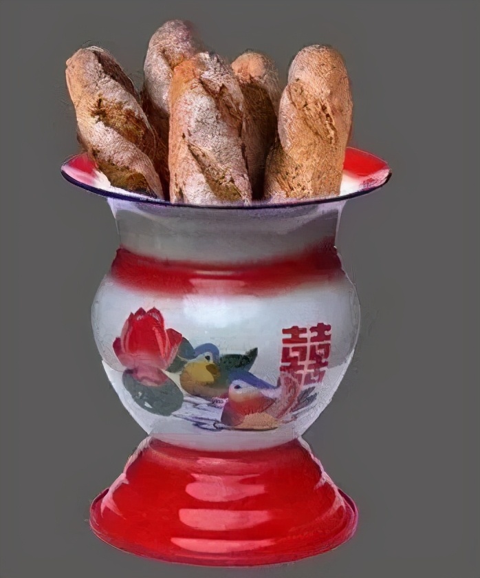 痰盂变果篮,痰盂被人玩出了新花样