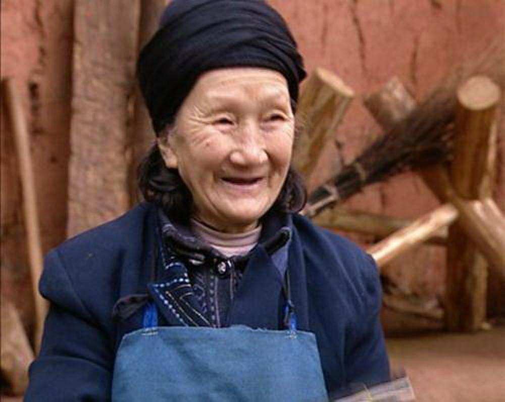 重庆小伙带29岁寡妇隐居深山50年,29岁寡妇跟19岁小伙私奔隐居深山