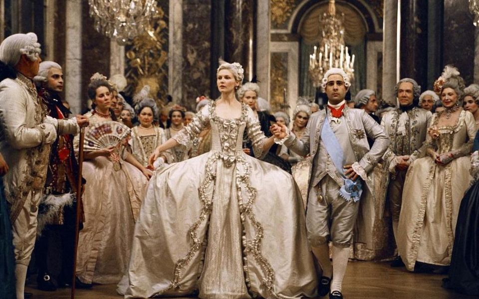 “赤字夫人”法兰西王后玛丽：百姓没面包吃，为啥不吃蛋糕？