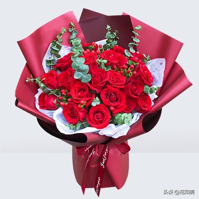 刚认识的女朋友圣诞节送什么礼物,圣诞节送女朋友礼物是平安夜送吗