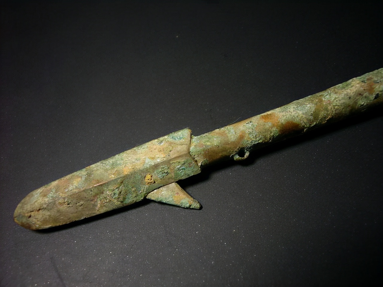 曾侯乙弹簧器干嘛用的,曾侯乙墓出土的金弹簧器