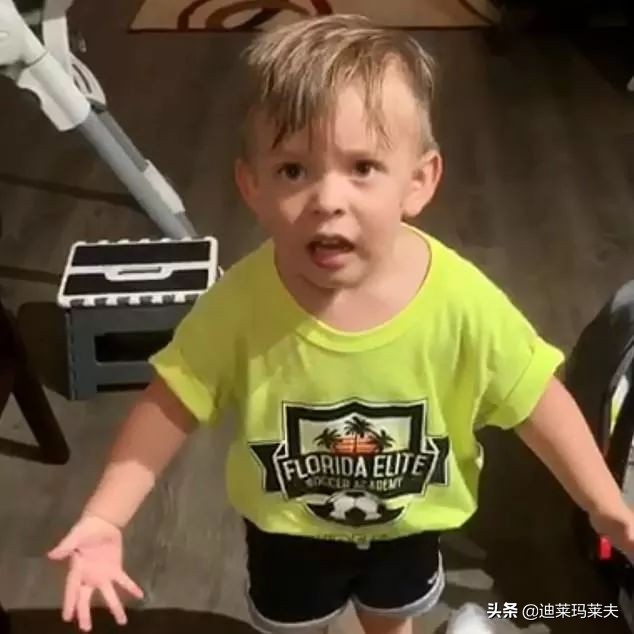 2岁宝宝发脾气视频,妈妈对孩子发飙的视频