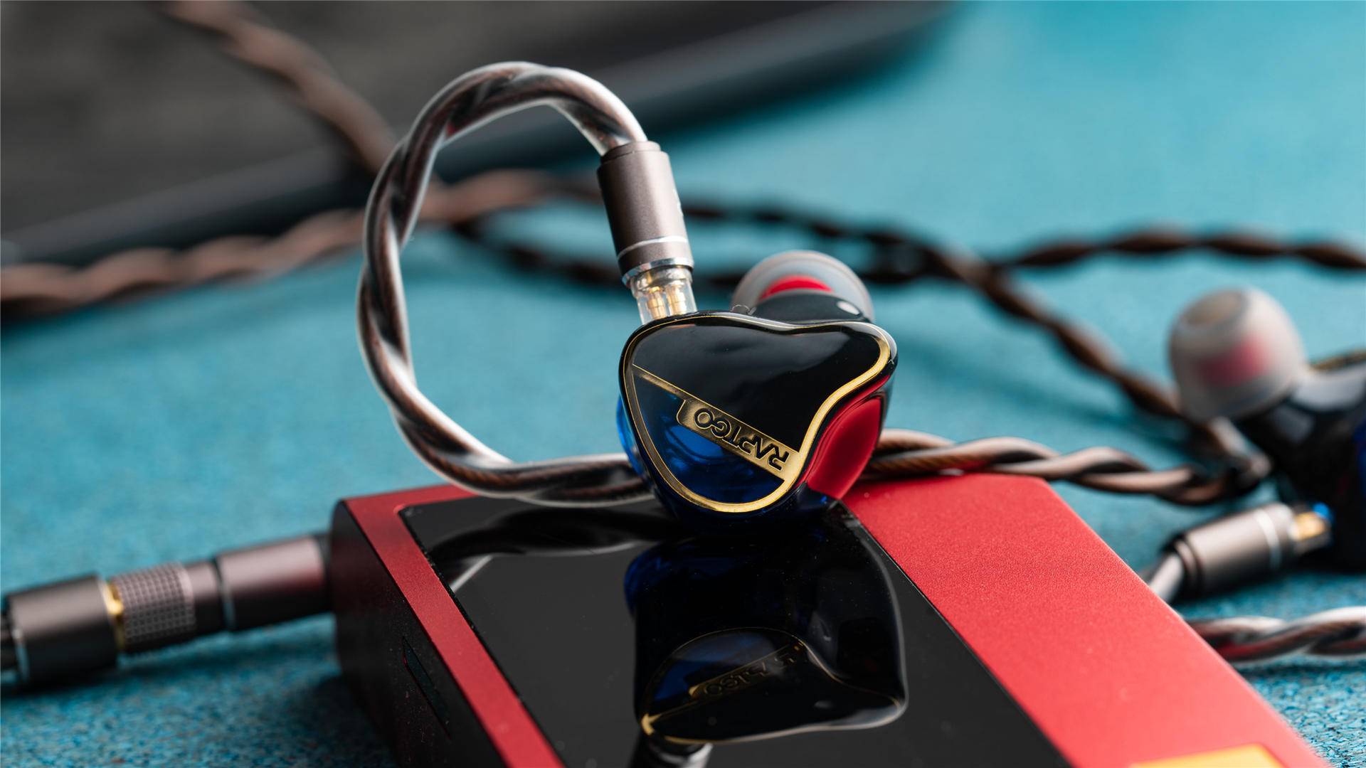 一条不到千元的高素质产品,简单评价RAPTGOGR40CP四单元动铁耳机