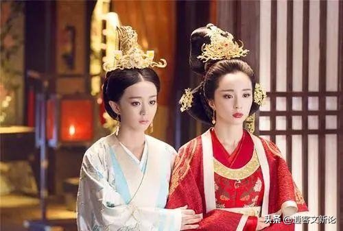 皇帝刚去世，13岁太子就将魔爪伸向了后妈，却意外成就一明君