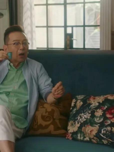 怎么拯救丑死的红木地板,翻新红木地板最简单的方法