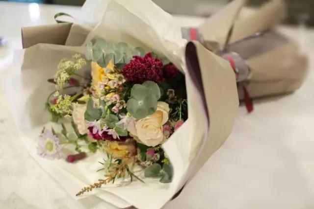 花束都做不好，你还怎么开花店