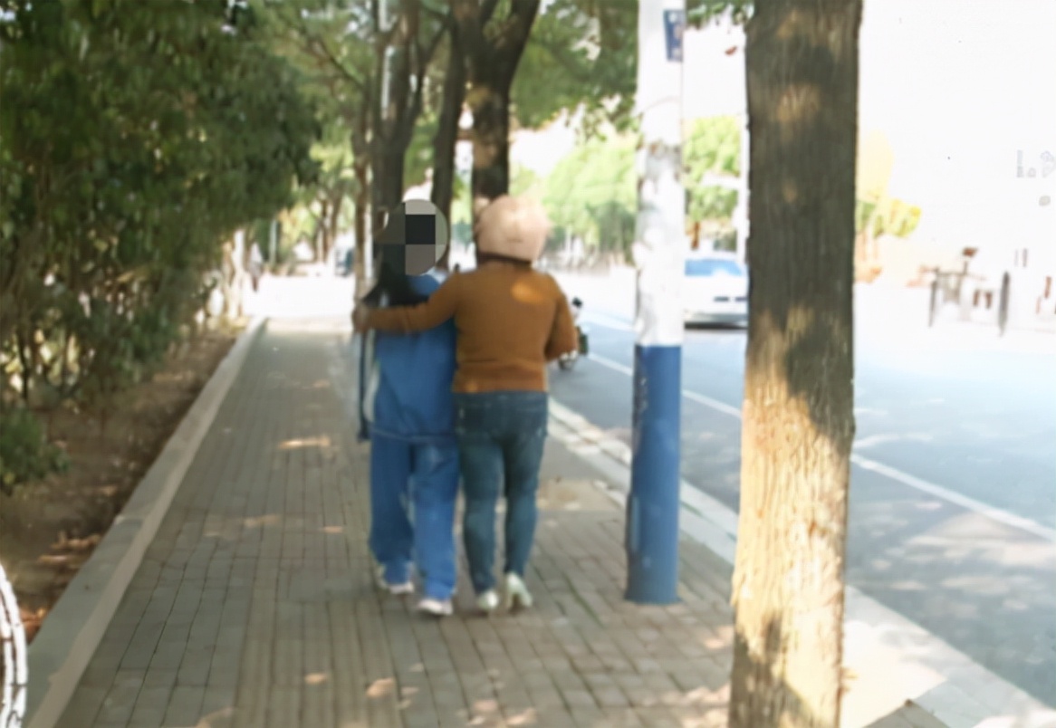 初中生发型头顶4cm两侧2cm,最好的男初中生发型