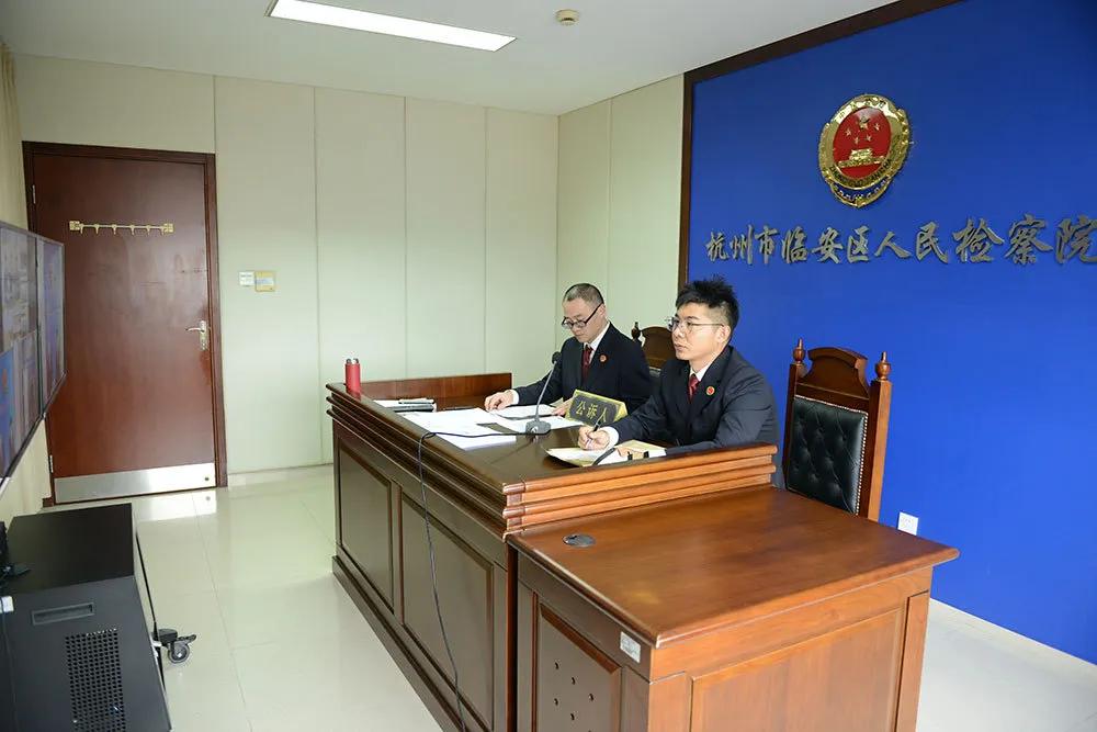 男子利用周杰伦演唱会诈骗超百万,男子谎称出售演唱会门票