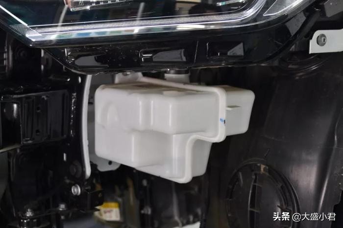 大众速腾卓越版与超越版对比,大众速腾1.2t对比亚洲狮