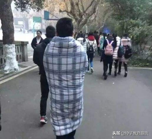 大学校园寝室搞笑日常,搞笑大学生寝室