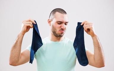 不爱穿鞋怎么治理脚臭小窍门,去脚臭的方法让脚永远不臭