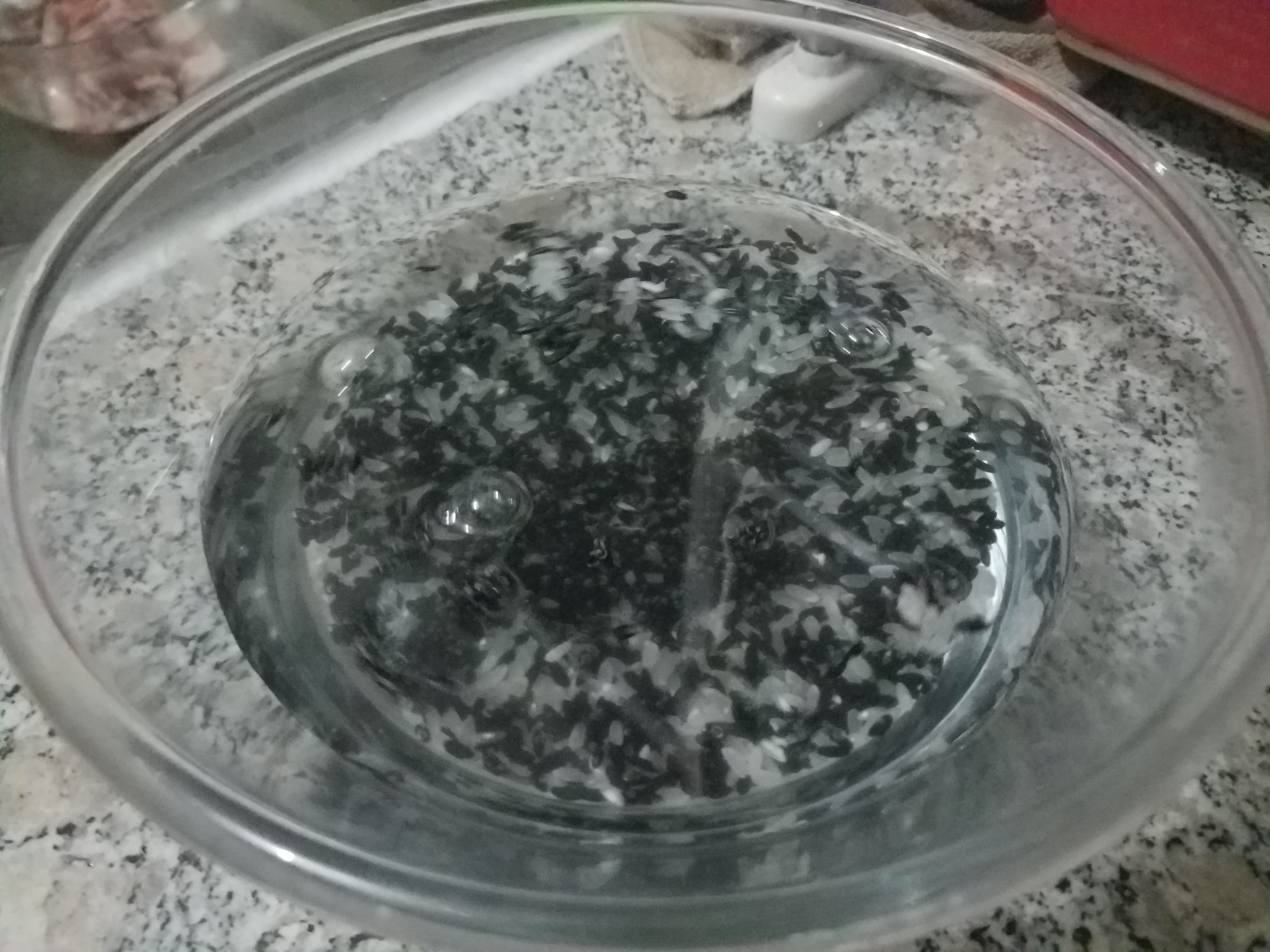 面包机也可以做煲仔饭哟,排骨黑米煲仔饭,就是这么的简单好吃