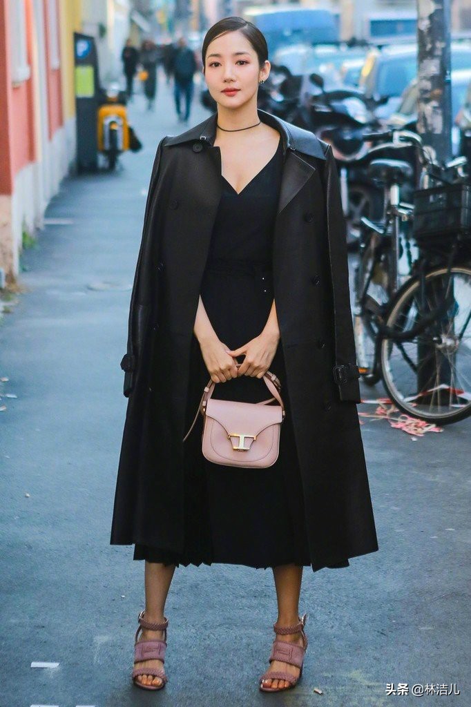 不懂风衣就别乱穿，2021流行这4款，连倪妮刘雯都强势种草了