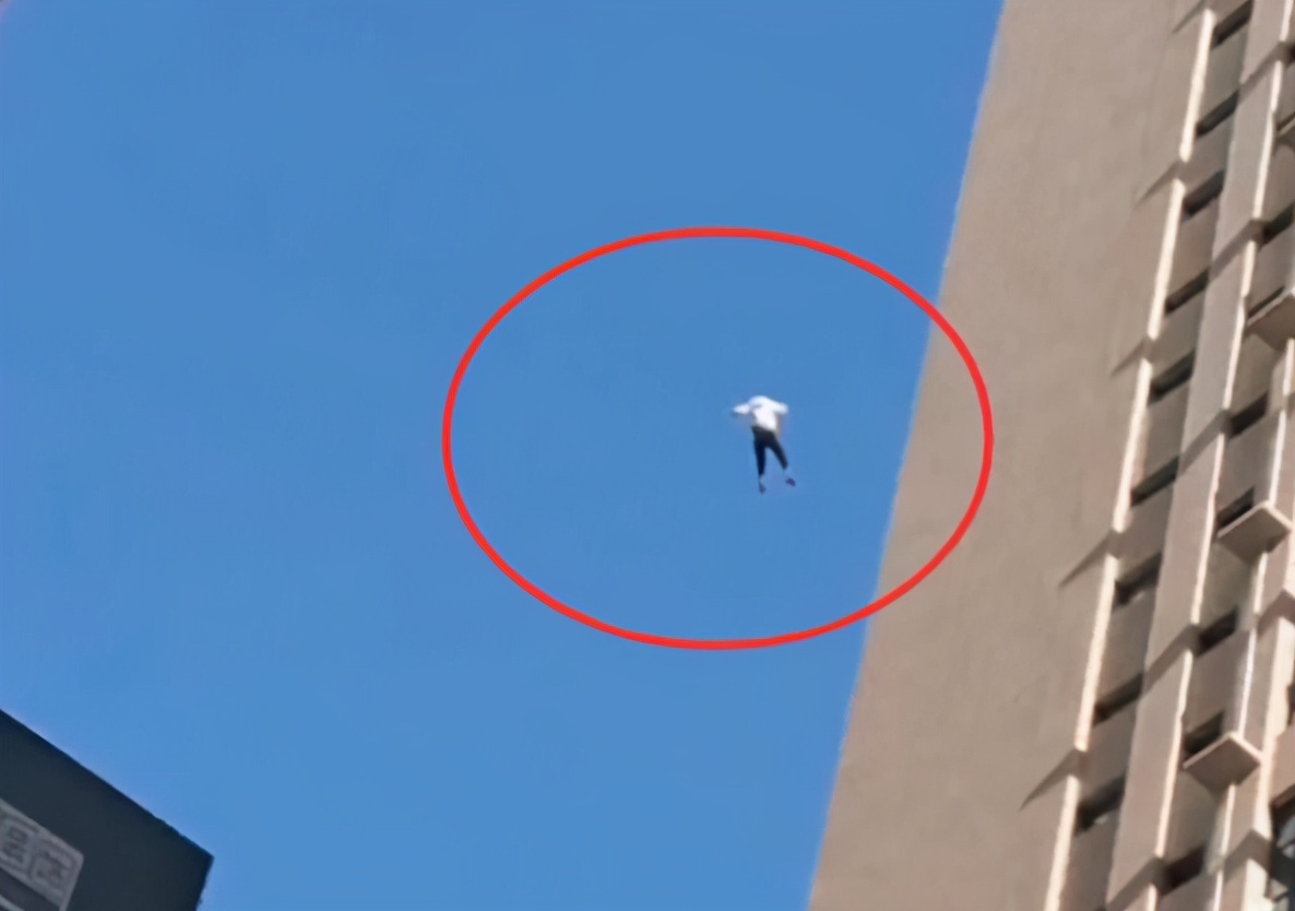 19岁男孩因为爱情坠楼事件,19岁少女跳楼身亡后续